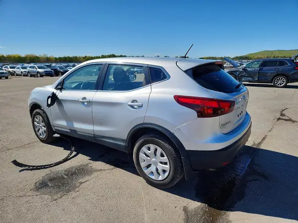 JN1BJ1CPXHW009076 2017 NISSAN ROGUE - Image 2