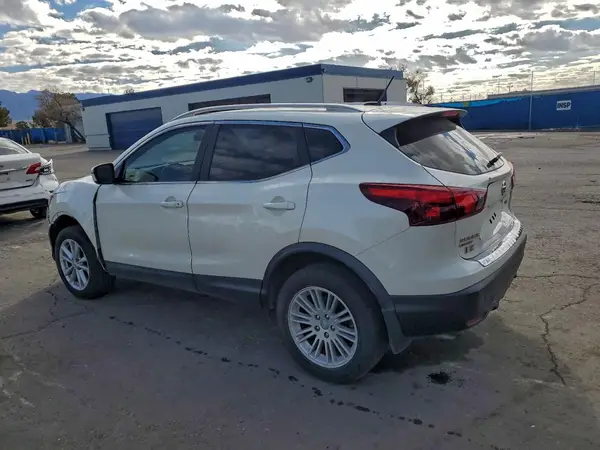 JN1BJ1CPXHW011278 2017 NISSAN ROGUE - Image 2