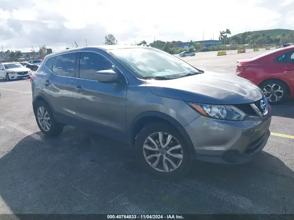 JN1BJ1CPXHW012222 2017 NISSAN ROGUE - Image 1