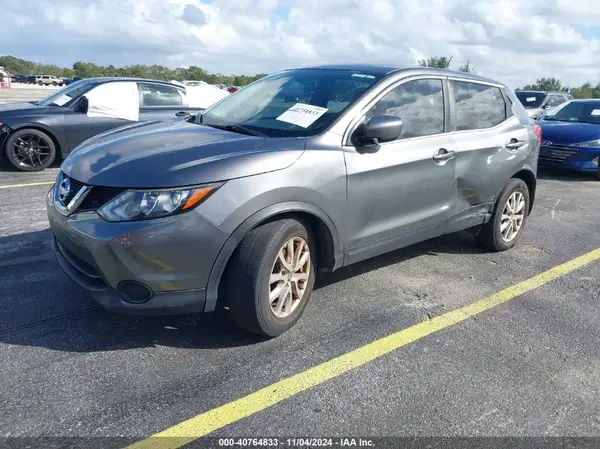 JN1BJ1CPXHW012222 2017 NISSAN ROGUE - Image 2