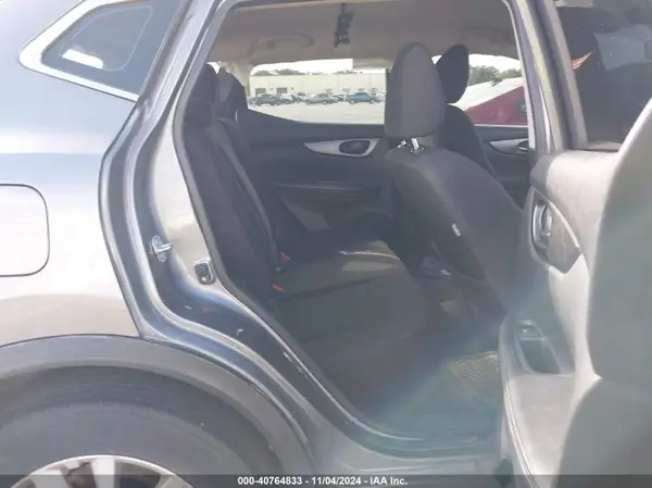 JN1BJ1CPXHW012222 2017 NISSAN ROGUE - Image 8