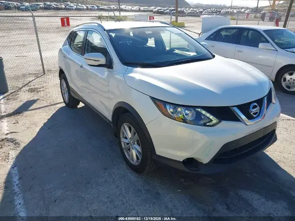 JN1BJ1CPXHW012236 2017 NISSAN ROGUE - Image 1