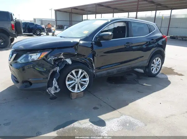 JN1BJ1CPXHW013144 2017 NISSAN ROGUE - Image 2