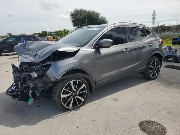 JN1BJ1CPXHW013550 2017 NISSAN ROGUE - Image 1