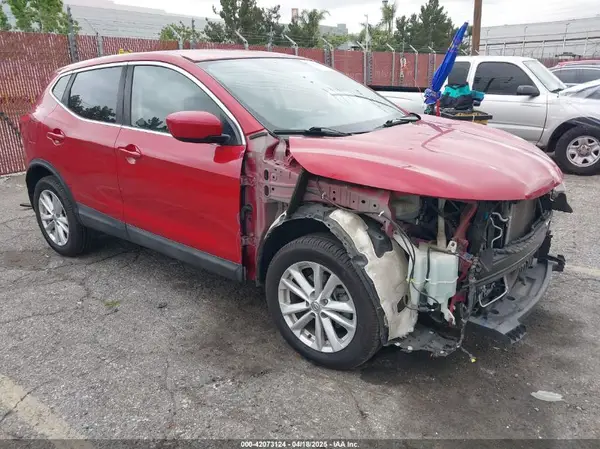 JN1BJ1CPXHW014584 2017 NISSAN ROGUE - Image 1