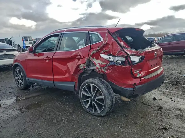JN1BJ1CPXHW015606 2017 NISSAN ROGUE - Image 2