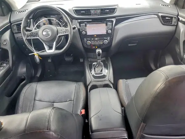 JN1BJ1CPXHW015606 2017 NISSAN ROGUE - Image 8