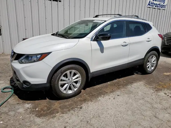 JN1BJ1CPXHW015721 2017 NISSAN ROGUE - Image 1