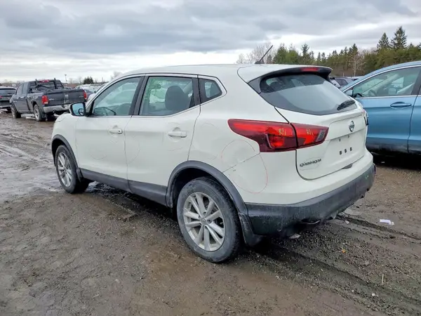 JN1BJ1CPXHW016304 2017 NISSAN ROGUE - Image 2
