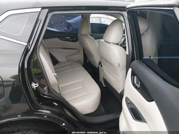 JN1BJ1CPXHW016478 2017 NISSAN ROGUE - Image 8