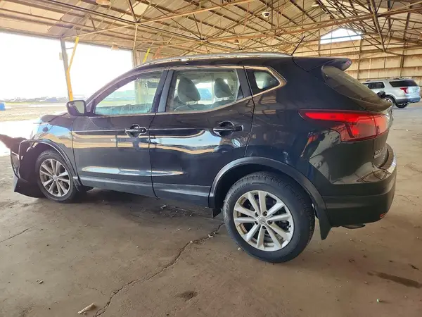 JN1BJ1CPXHW016884 2017 NISSAN ROGUE - Image 2
