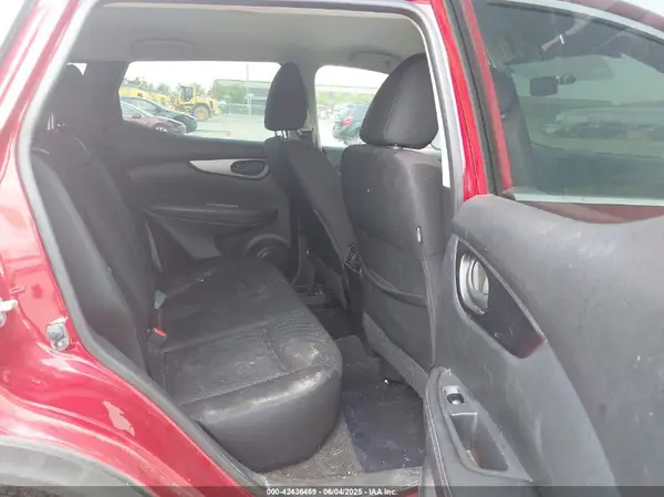 JN1BJ1CPXHW018568 2017 NISSAN ROGUE - Image 8
