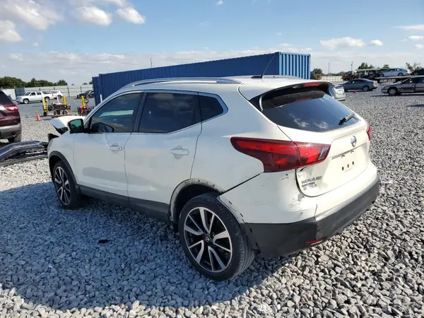 JN1BJ1CPXHW019963 2017 NISSAN ROGUE - Image 2