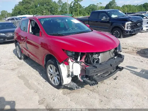 JN1BJ1CPXHW021843 2017 NISSAN ROGUE - Image 1