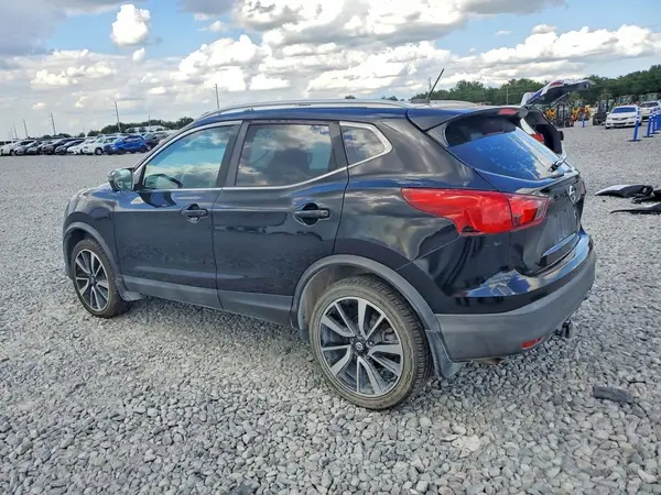 JN1BJ1CPXHW024161 2017 NISSAN ROGUE - Image 2