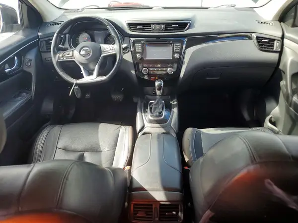 JN1BJ1CPXHW024161 2017 NISSAN ROGUE - Image 8