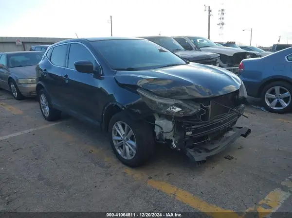 JN1BJ1CPXHW026170 2017 NISSAN ROGUE - Image 1