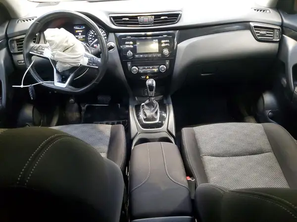 JN1BJ1CPXHW028470 2017 NISSAN ROGUE - Image 8