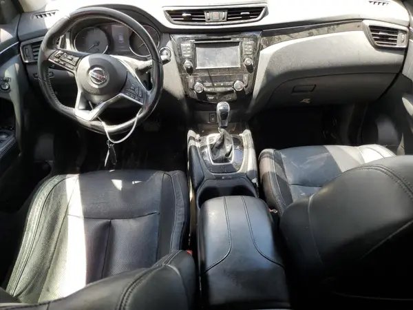 JN1BJ1CPXHW030445 2017 NISSAN ROGUE - Image 8