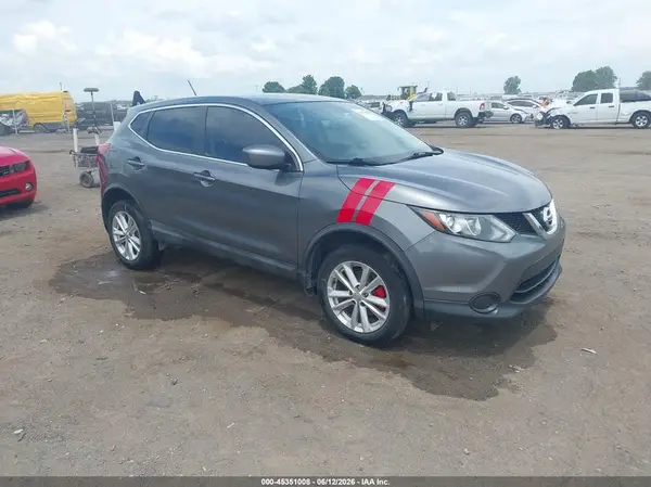 JN1BJ1CPXHW031000 2017 NISSAN ROGUE - Image 1