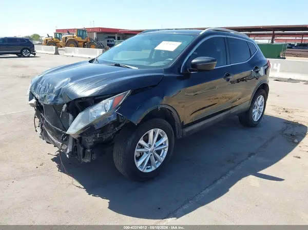 JN1BJ1CPXHW031871 2017 NISSAN ROGUE - Image 2