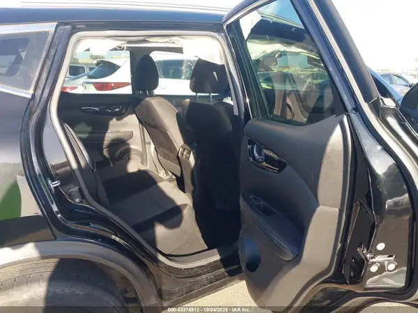 JN1BJ1CPXHW031871 2017 NISSAN ROGUE - Image 8