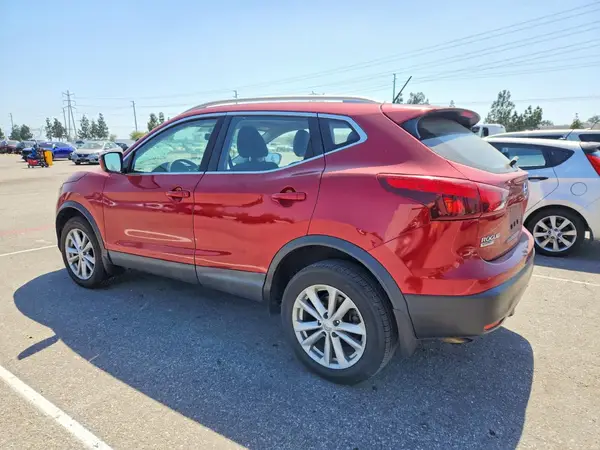 JN1BJ1CPXHW036231 2017 NISSAN ROGUE - Image 2