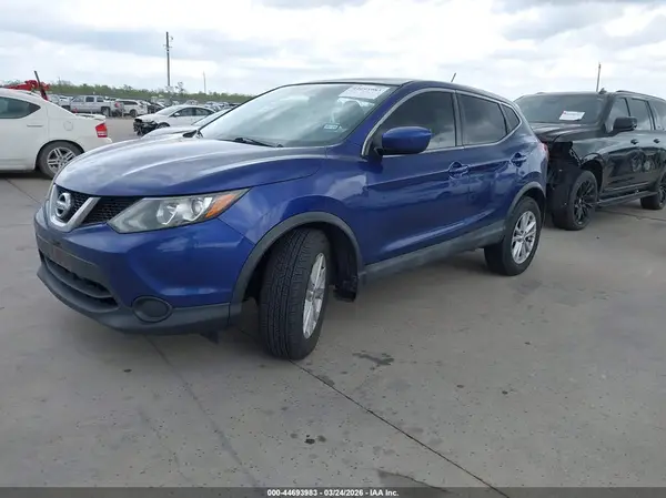 JN1BJ1CPXJW100192 2018 NISSAN ROGUE - Image 2