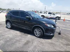 JN1BJ1CPXJW101035 2018 NISSAN ROGUE