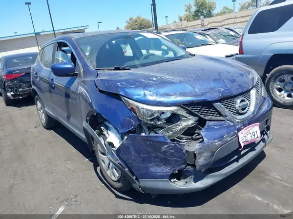 JN1BJ1CPXJW102380 2018 NISSAN ROGUE - Image 1