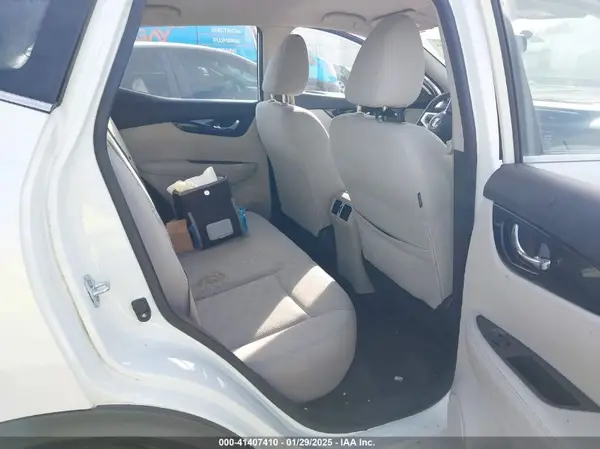 JN1BJ1CPXJW109555 2018 NISSAN ROGUE - Image 8