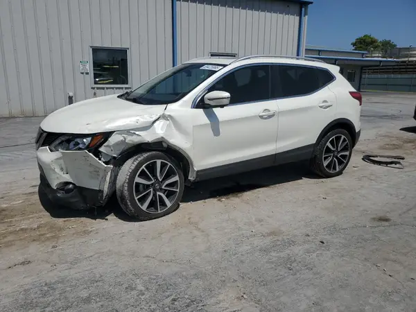 JN1BJ1CPXJW152826 2018 NISSAN ROGUE - Image 1