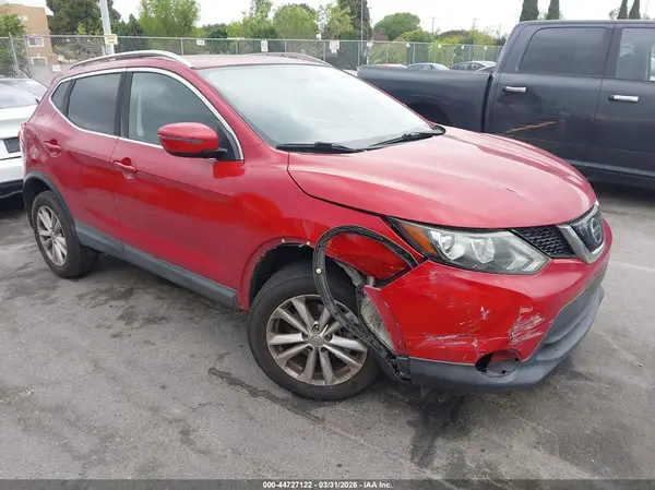 JN1BJ1CPXJW153359 2018 NISSAN ROGUE - Image 1