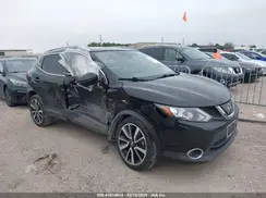 JN1BJ1CPXJW157685 2018 NISSAN ROGUE