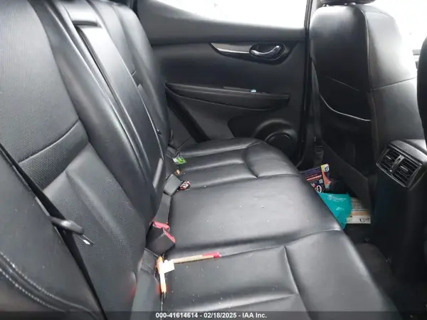JN1BJ1CPXJW157685 2018 NISSAN ROGUE - Image 8