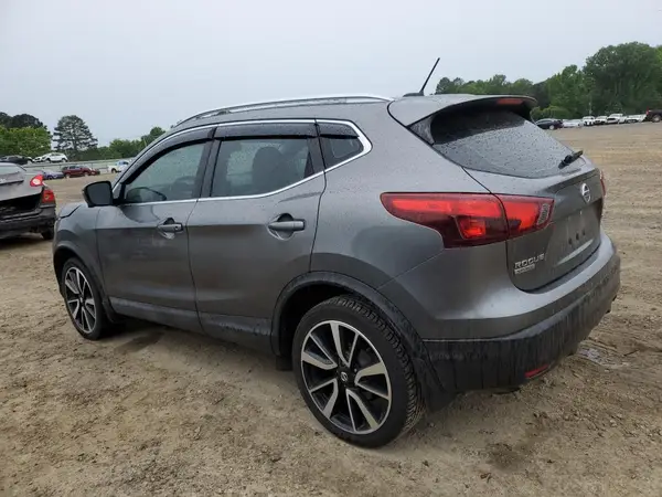 JN1BJ1CPXJW158982 2018 NISSAN ROGUE - Image 2