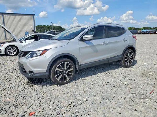 JN1BJ1CPXJW164197 2018 NISSAN ROGUE - Image 1