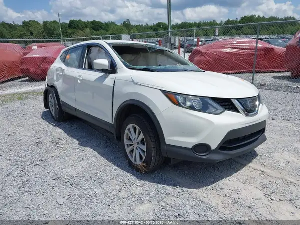JN1BJ1CPXJW180626 2018 NISSAN ROGUE - Image 1