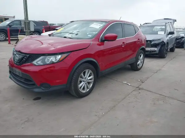 JN1BJ1CPXJW183803 2018 NISSAN ROGUE - Image 2