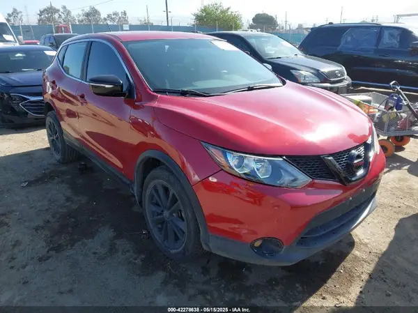 JN1BJ1CPXJW186099 2018 NISSAN ROGUE - Image 1