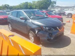 JN1BJ1CPXJW500768 2018 NISSAN ROGUE