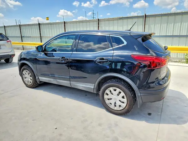 JN1BJ1CPXKW220401 2019 NISSAN ROGUE - Image 2