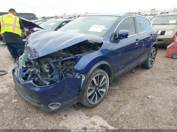 JN1BJ1CPXKW226991 2019 NISSAN ROGUE - Image 2