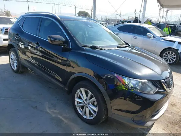 JN1BJ1CPXKW233049 2019 NISSAN ROGUE - Image 1