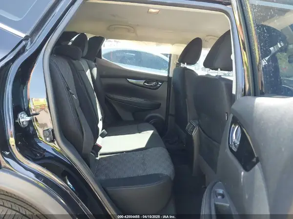 JN1BJ1CPXKW233049 2019 NISSAN ROGUE - Image 8