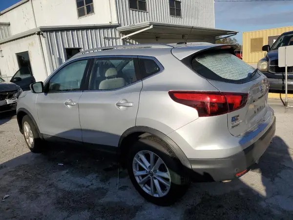 JN1BJ1CPXKW235514 2019 NISSAN ROGUE - Image 2