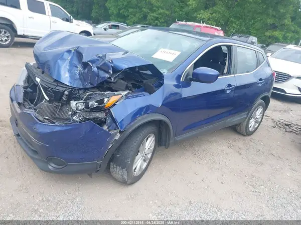 JN1BJ1CPXKW243886 2019 NISSAN ROGUE - Image 2