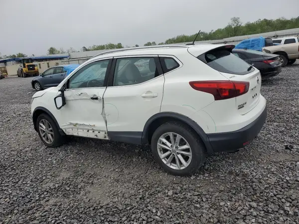JN1BJ1CR0HW101797 2017 NISSAN ROGUE - Image 2