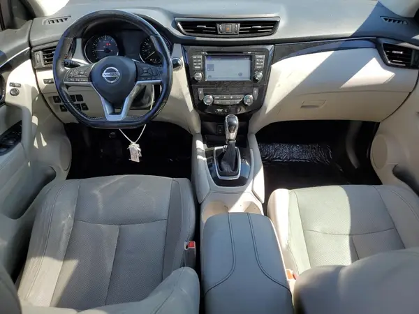 JN1BJ1CR0HW103341 2017 NISSAN ROGUE - Image 8