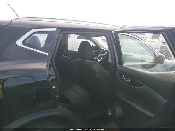 JN1BJ1CR0HW111987 2017 NISSAN ROGUE - Image 8